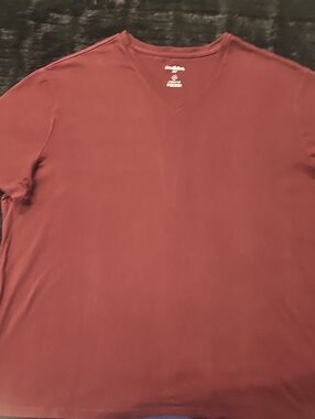 Goodfellow & Co Burgundy V-Neck Tee